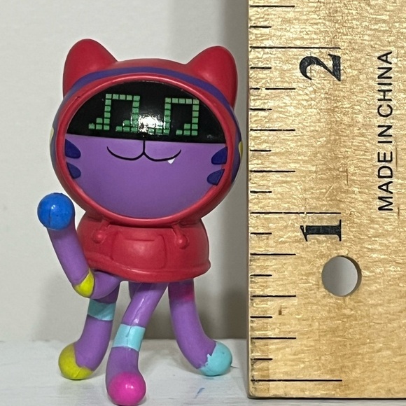Gabby's Dollhouse Kitty Daniel James DJ Catnip 2” Figure Only - Picture 8 of 8